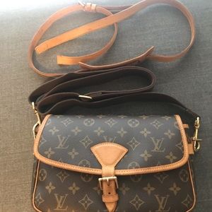 Louis Vuitton Sologne